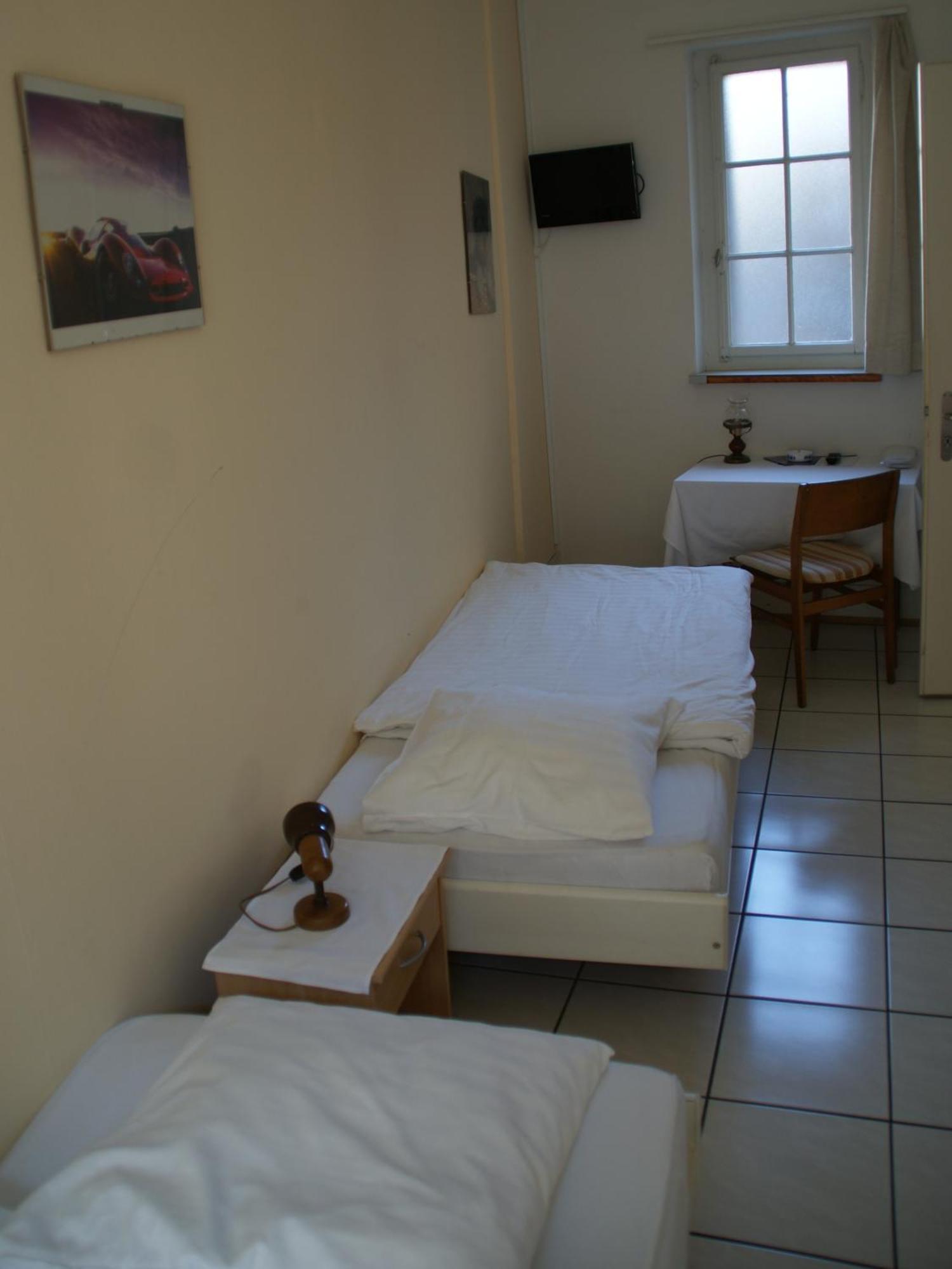Stadthof Budget Hotel Basel City Center Екстериор снимка
