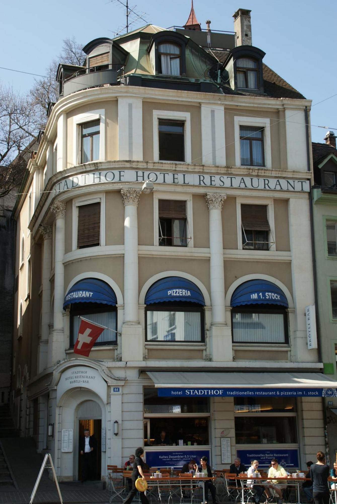 Stadthof Budget Hotel Basel City Center Екстериор снимка